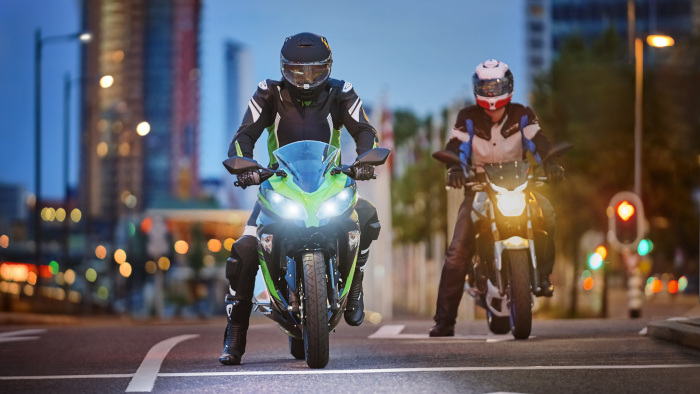 ヘッドライト（オートバイ用）