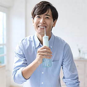 パワーフロッサーを使用している様子