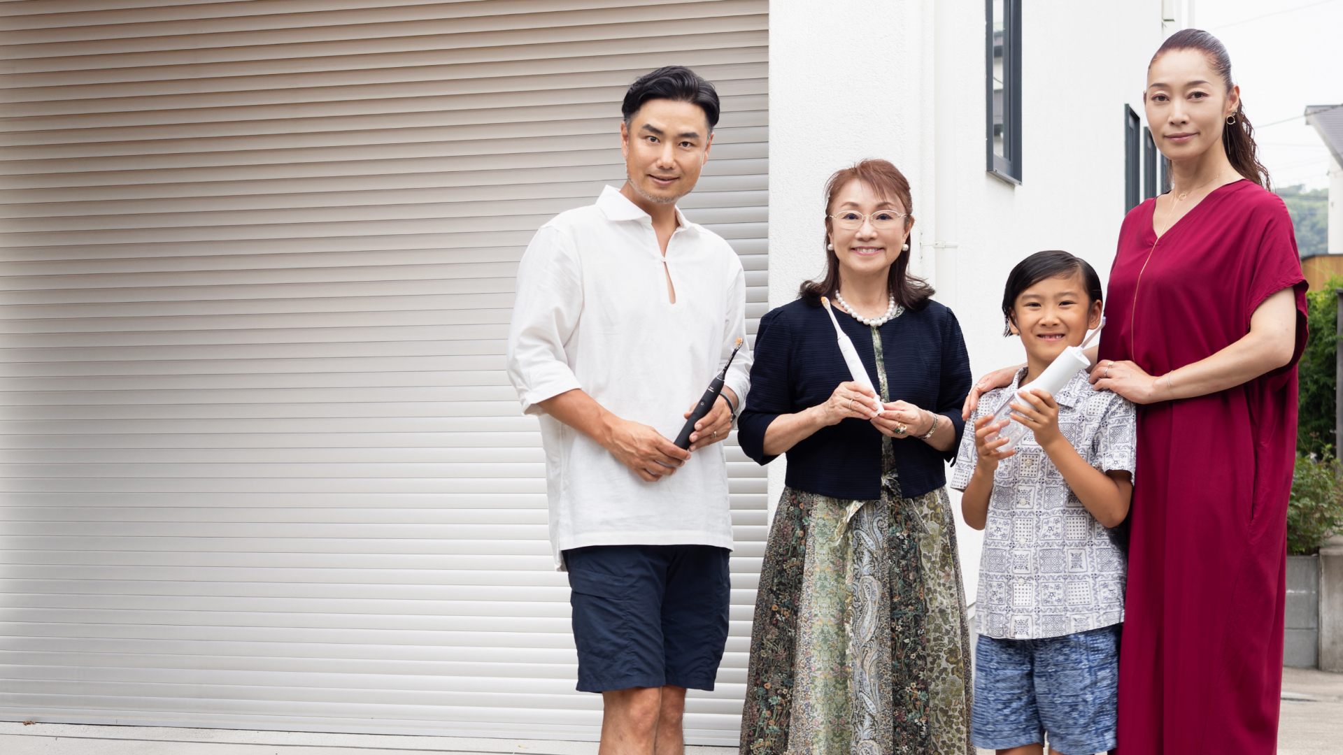 歯は自分の一生を左右する大事な道具。大切な家族には、いつまでも元気な歯でいてほしい。